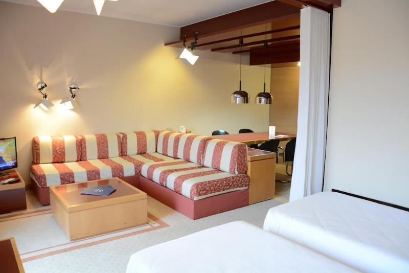 Excel Milano 3 Hotel